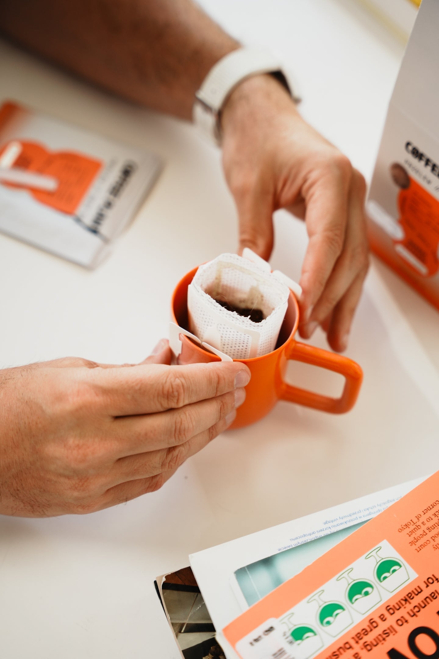 Kawa specialty wszędzie tam, gdzie jesteś. Dlaczego Drip Bag od COFFEE PLANT sprawdza się w podróży i biurze?
