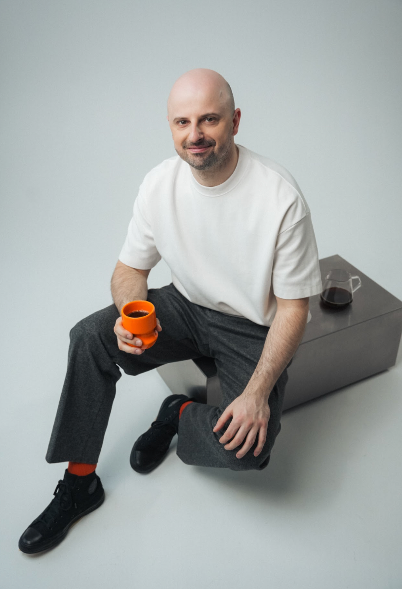 „Nie chcemy pić mniej kawy” – rozmowa z Szymonem Juszczykiem o nowej linii LOW